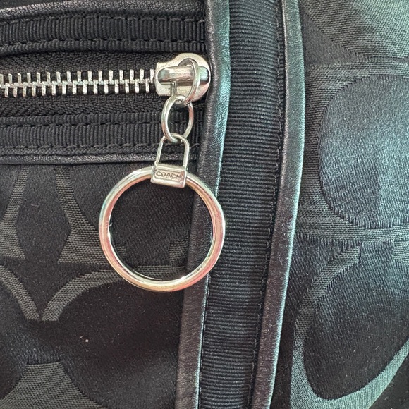 Coach Black Poppy Hand Bag with Silver Hangtag - Picture 4 of 12